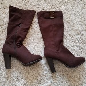 SOLD...Brown suede boots